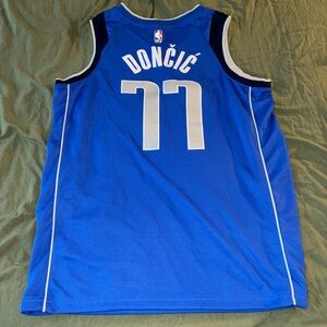 Dallas Mavericks Luka Doncic Basketball Jersey ( Wore Once)